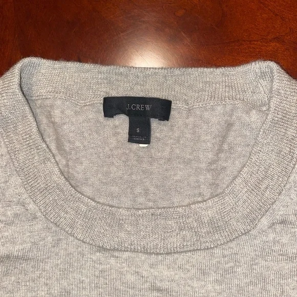 J.CREW Tippi Sweater With Embroidered red Lips S gray soft light Merino Wool - Picture 4 of 6